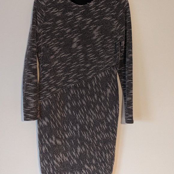 Banana Republic Black & White Midi Dress - Picture 3 of 9
